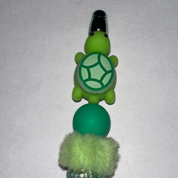 Green Turtle Themed Handmade Pen - Picture 5 of 5